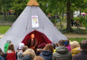 Märchenerzähler im Märchentipi