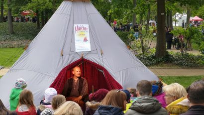 Märchenerzähler im Märchentipi